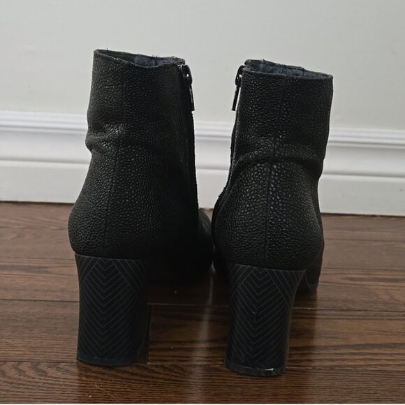 Un Tour En Ville Black 2' heeled ankle boots pebbled size 38 US7.5 - Picture 5 of 11